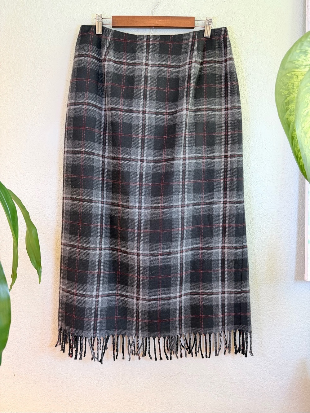 Vintage Worthington Wool Blend Grey Black Red Plaid Fringed Scarf Maxi Skirt 14